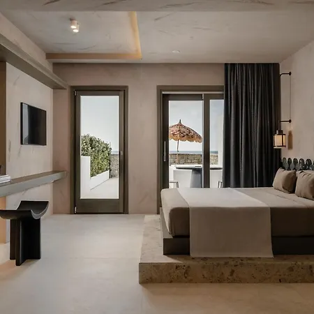 Hotel Naxos Rhyton 4*