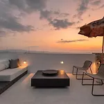 Hotel Naxos Rhyton