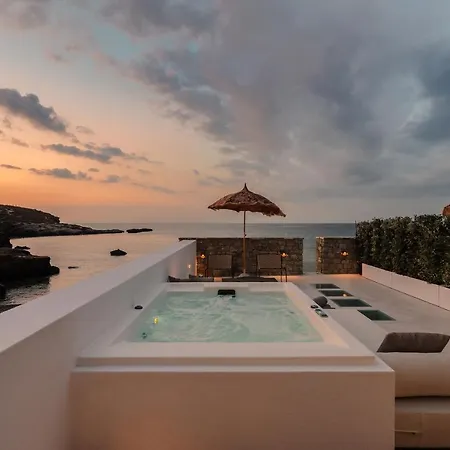 Hotel Naxos Rhyton
