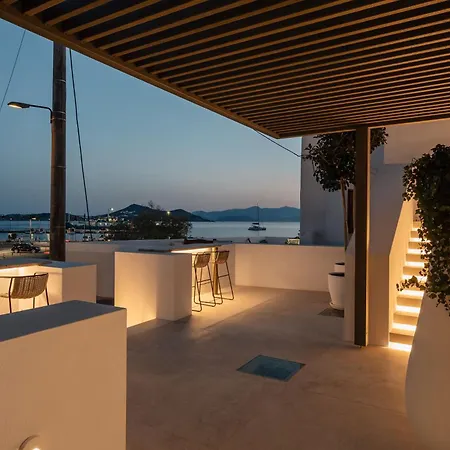 Naxos Rhyton 4*