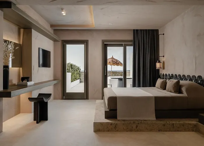 Hotel Naxos Rhyton 4*