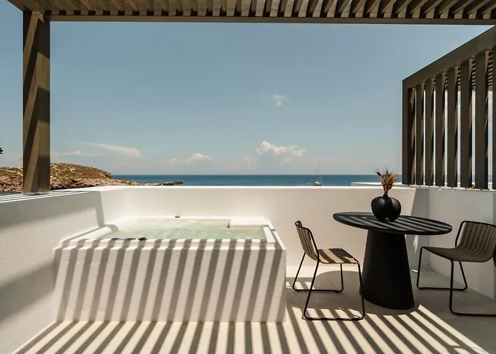 Hotel Naxos Rhyton 4*