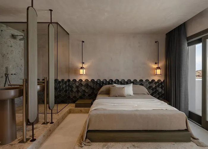 Naxos Rhyton Otel 4*