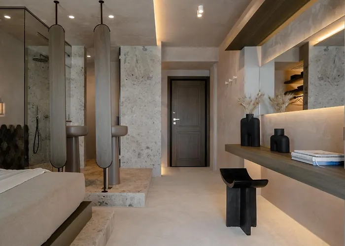 Hotel Naxos Rhyton 4*