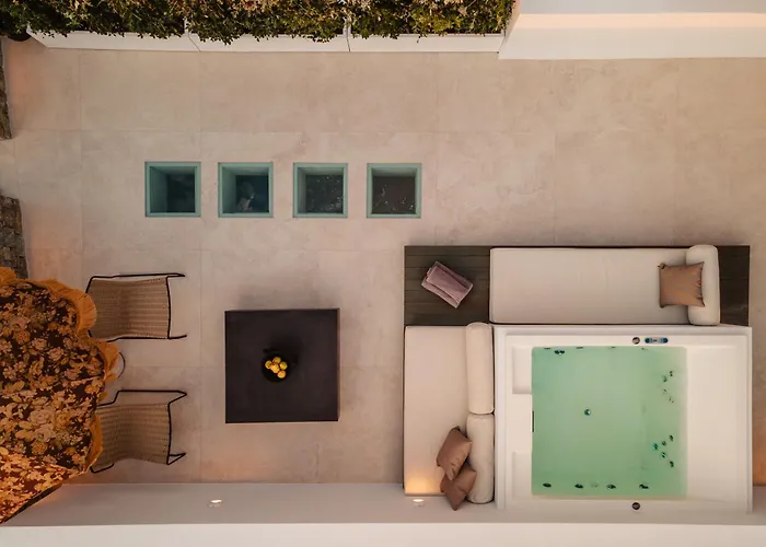 Hotel Naxos Rhyton 4*