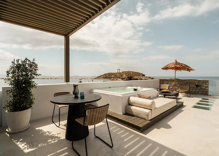 Hotel Naxos Rhyton 4*